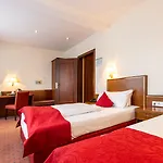 Trip Uebachs Dusseldorf