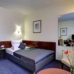 Trip Uebachs Dusseldorf