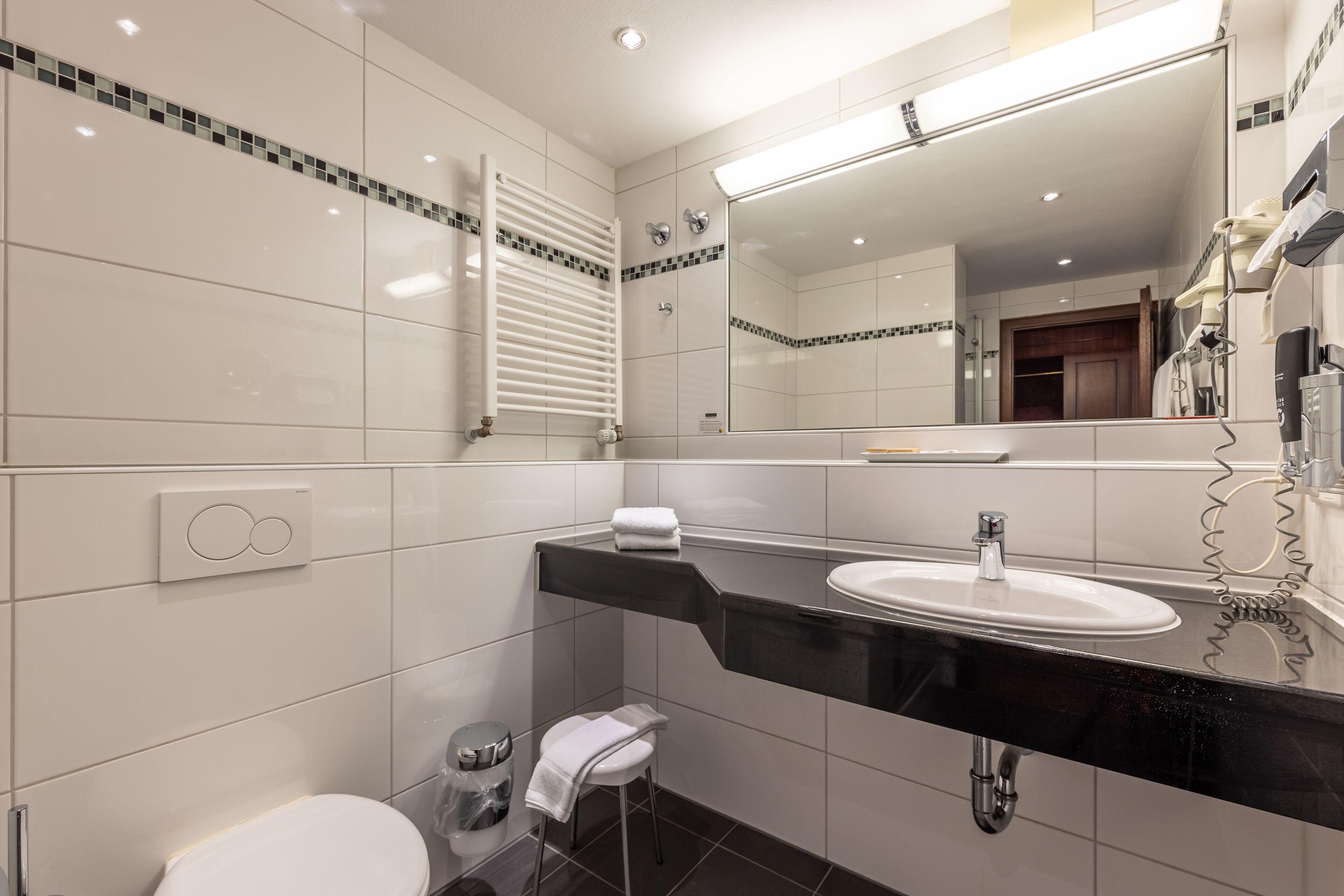 Trip Uebachs Dusseldorf